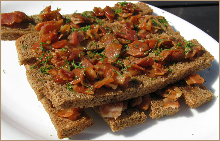 Ржаные гренки с беконом Ржаные гренки с беконом