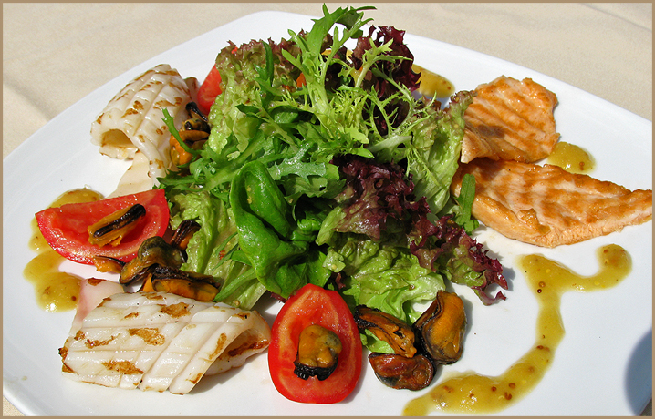 Салат из морепродуктов Салат из морепродуктов